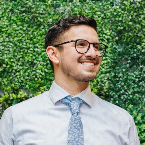 Meet your Posher, Carlos - Picture 1 of 1